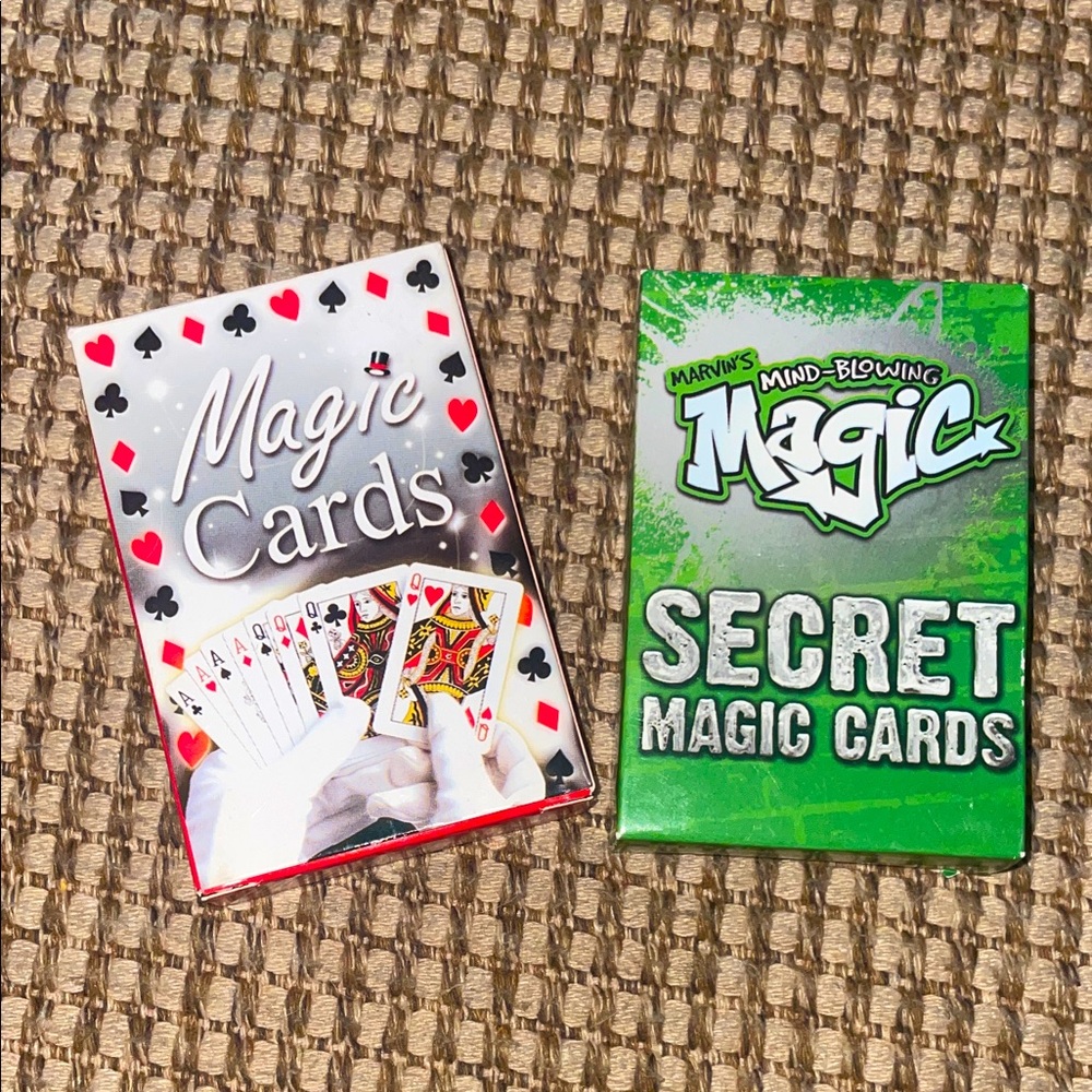 2 Magic Cards Set